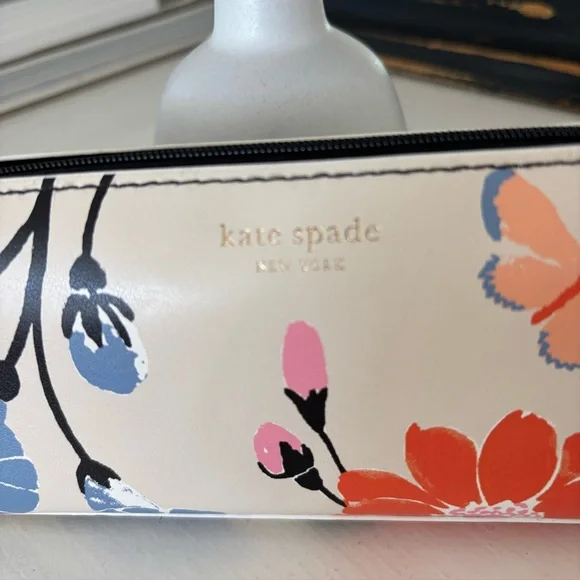 KATE SPADE Garden Floral Pencil Case with Spade Office Supplies - Picture 11 of 13